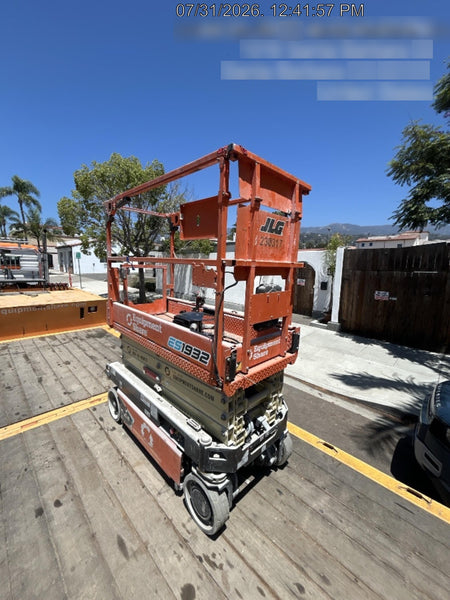 2022 JLG ES1932