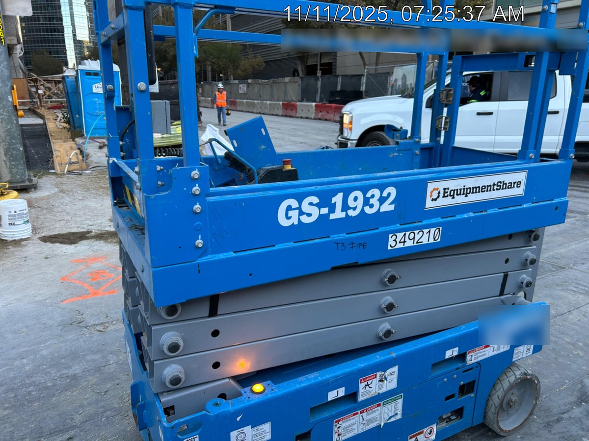 2023 GENIE GS-1932