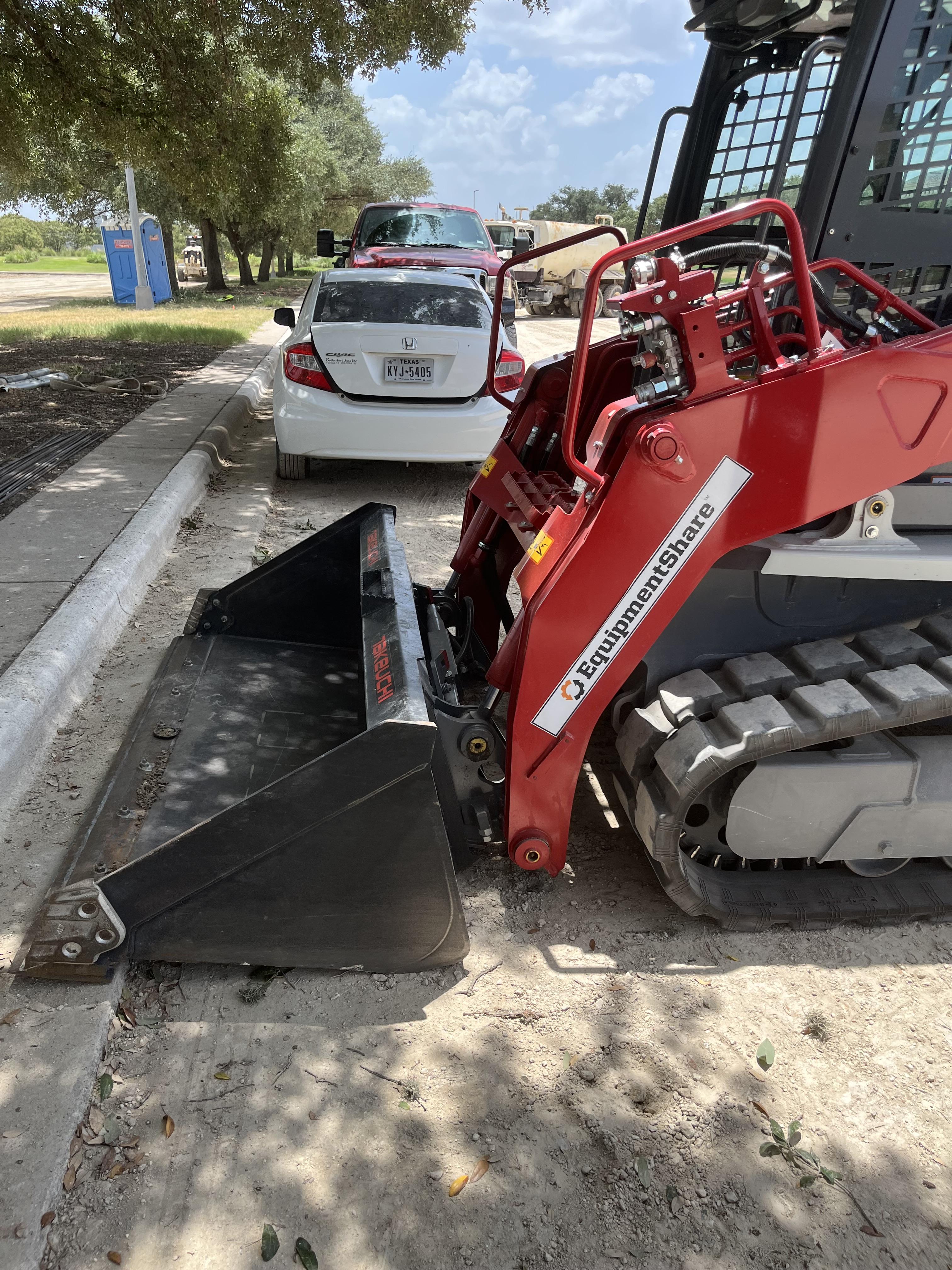 2023 TAKEUCHI TL10V2-CR