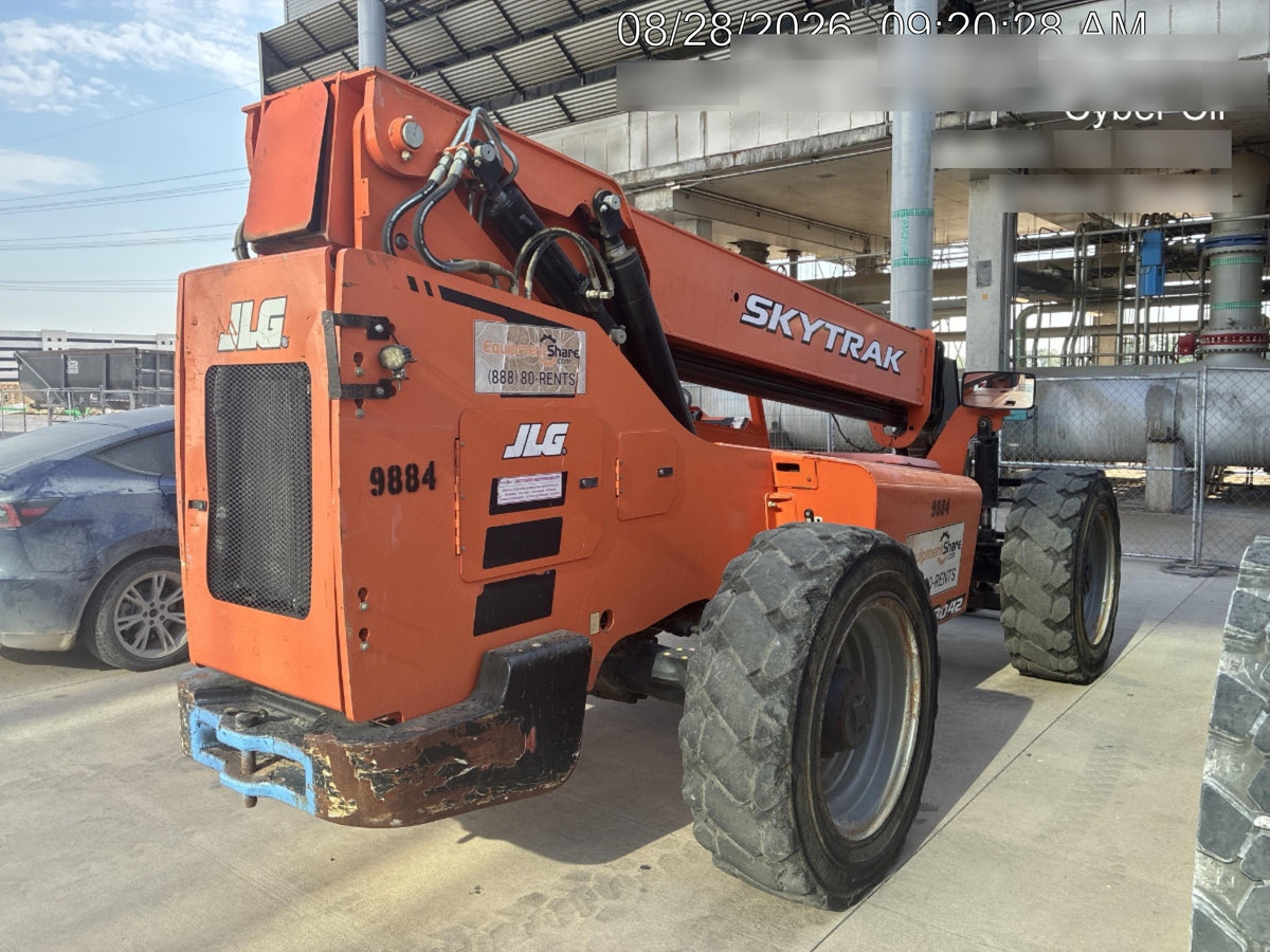 2018 Skytrak 8042 JLG Skytrak 8042, Solid Tires (shipping-Boss), Open ROPS, Beacon and Work Light Package