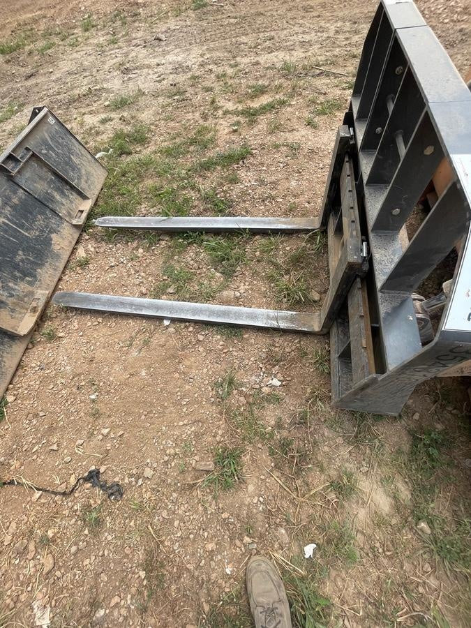 2023 CASE 48" Pallet Forks - Wheel Loader