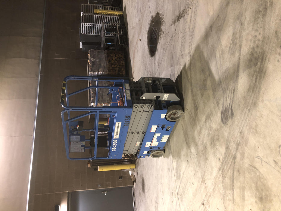 2019 Genie GS-1930 Fixed Rails with Chain Entry