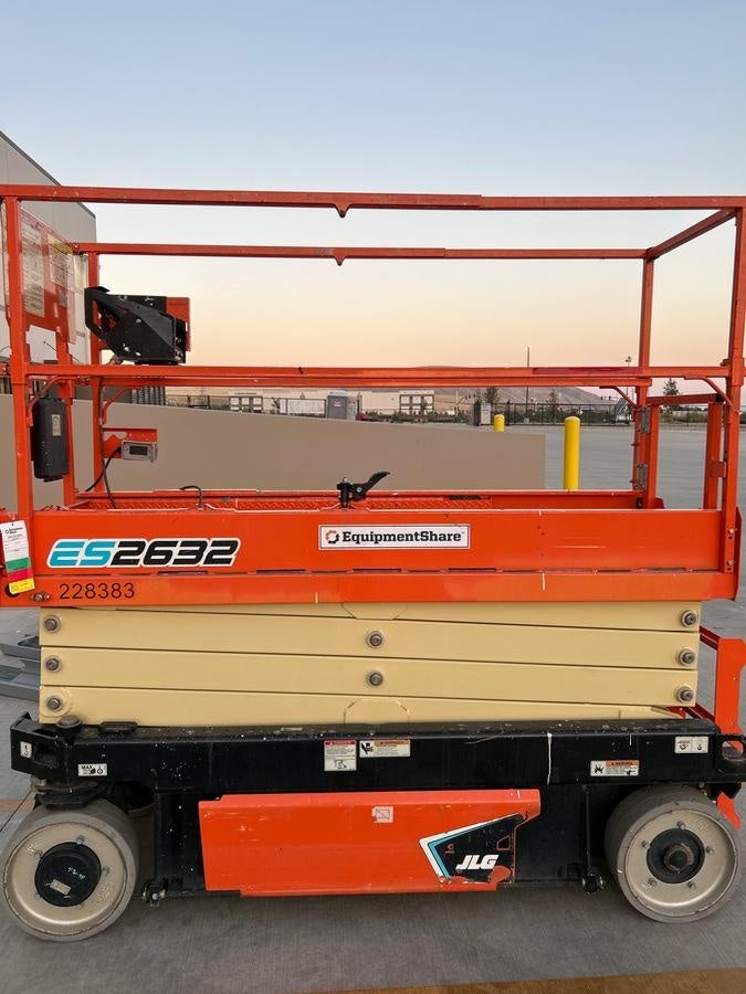 2022 JLG ES2632