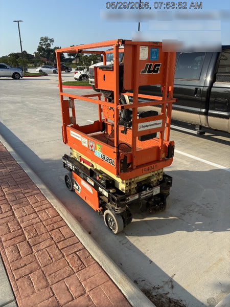 2021 JLG ES1330L