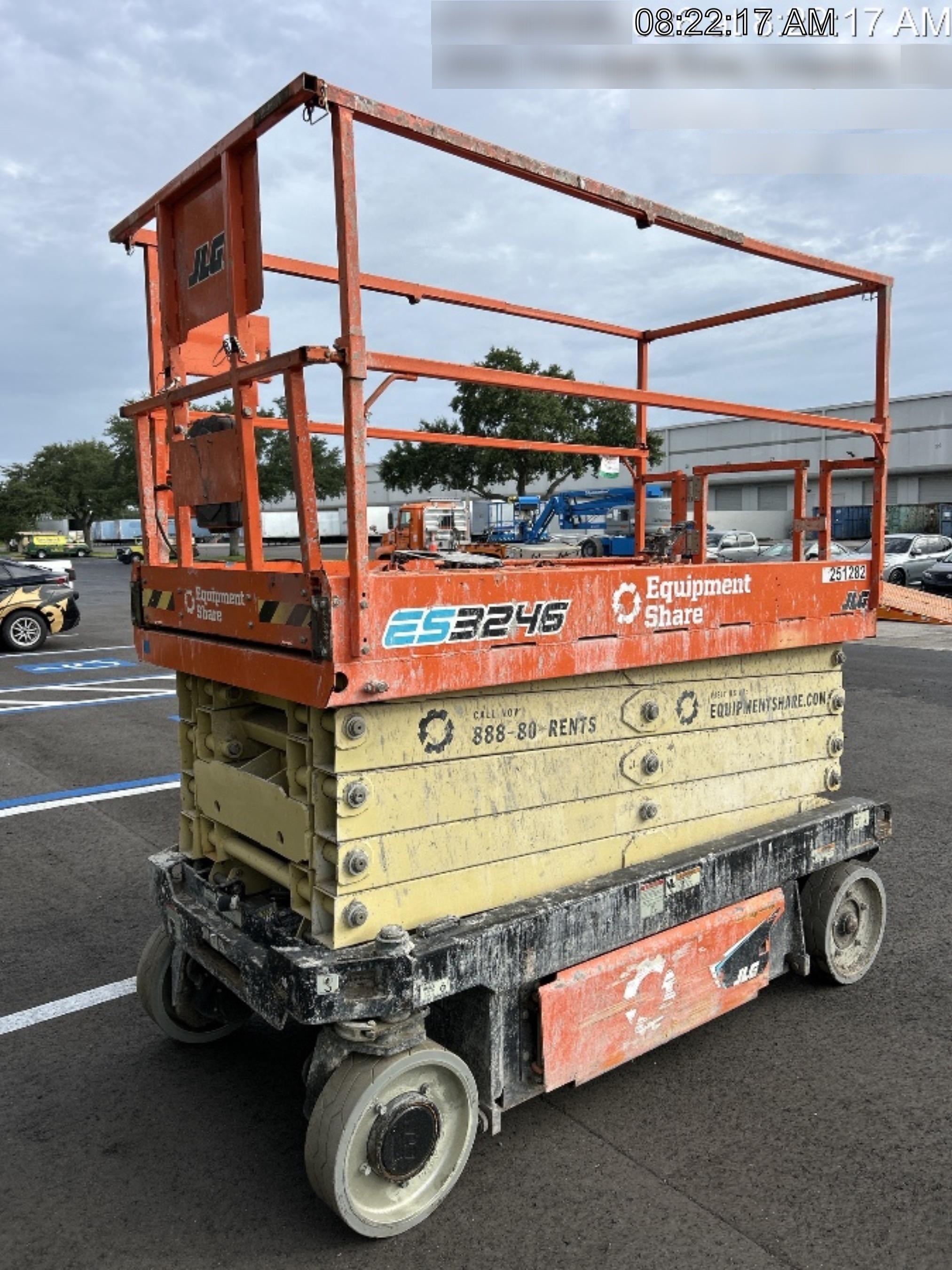 2022 JLG ES3246