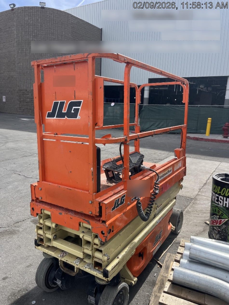 2016 JLG 1930ES Standard Options