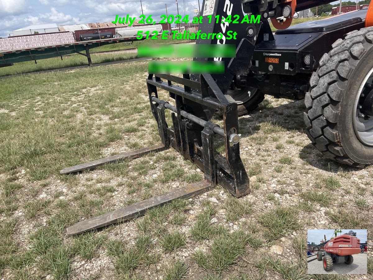 2023 SKYTRAK 8042