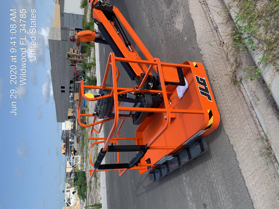 2020 JLG 660SJ