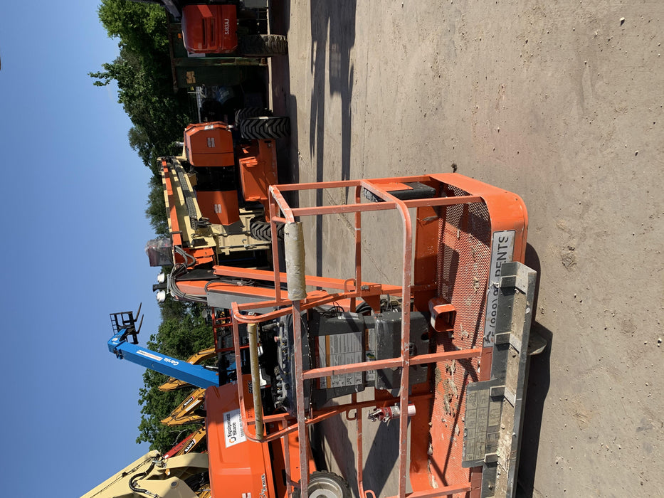 2019 JLG 860SJ