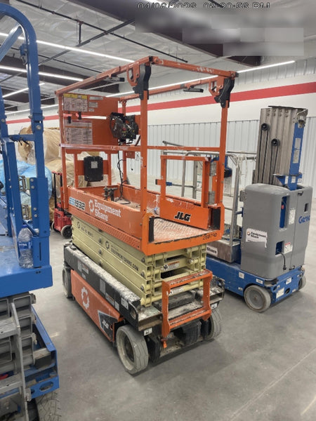 2022 JLG ES1932