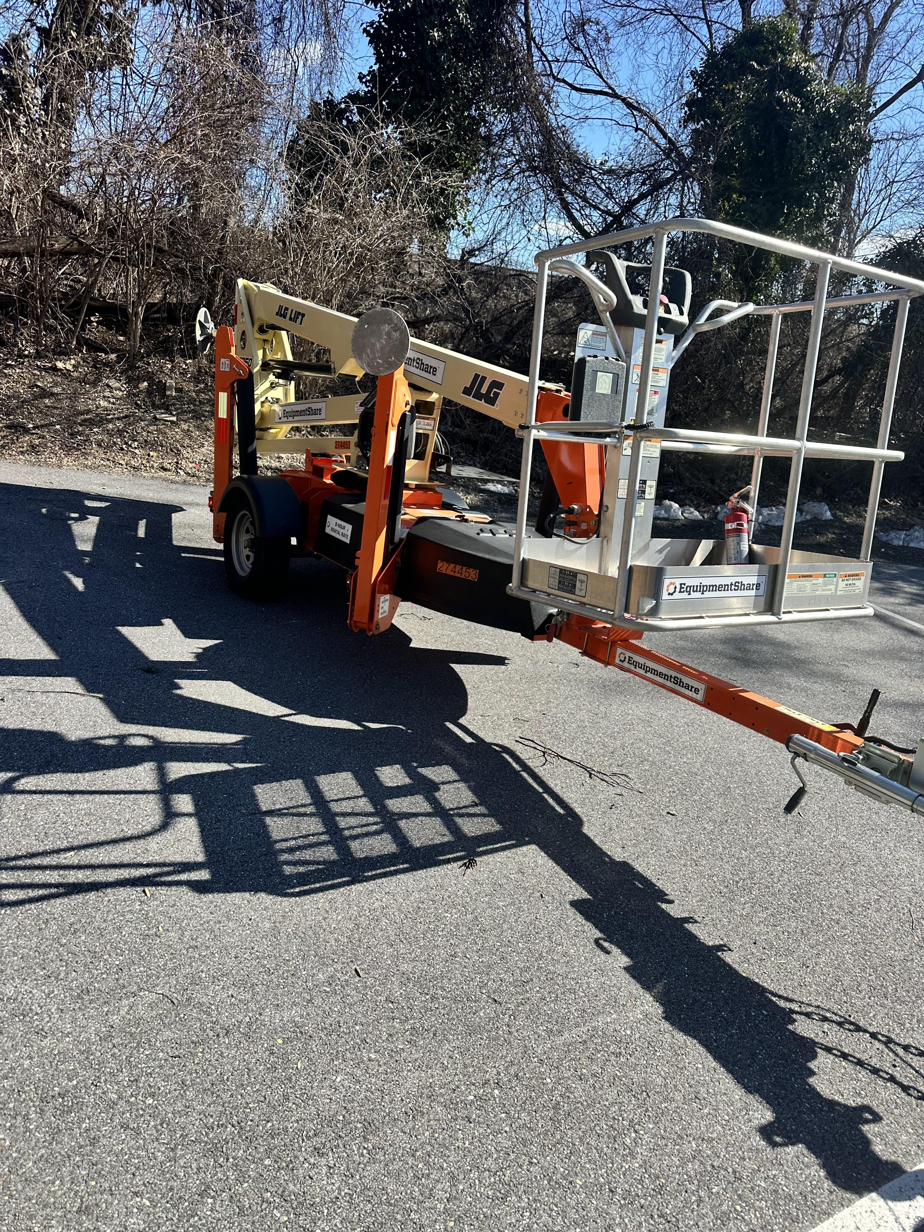 2022 JLG T350