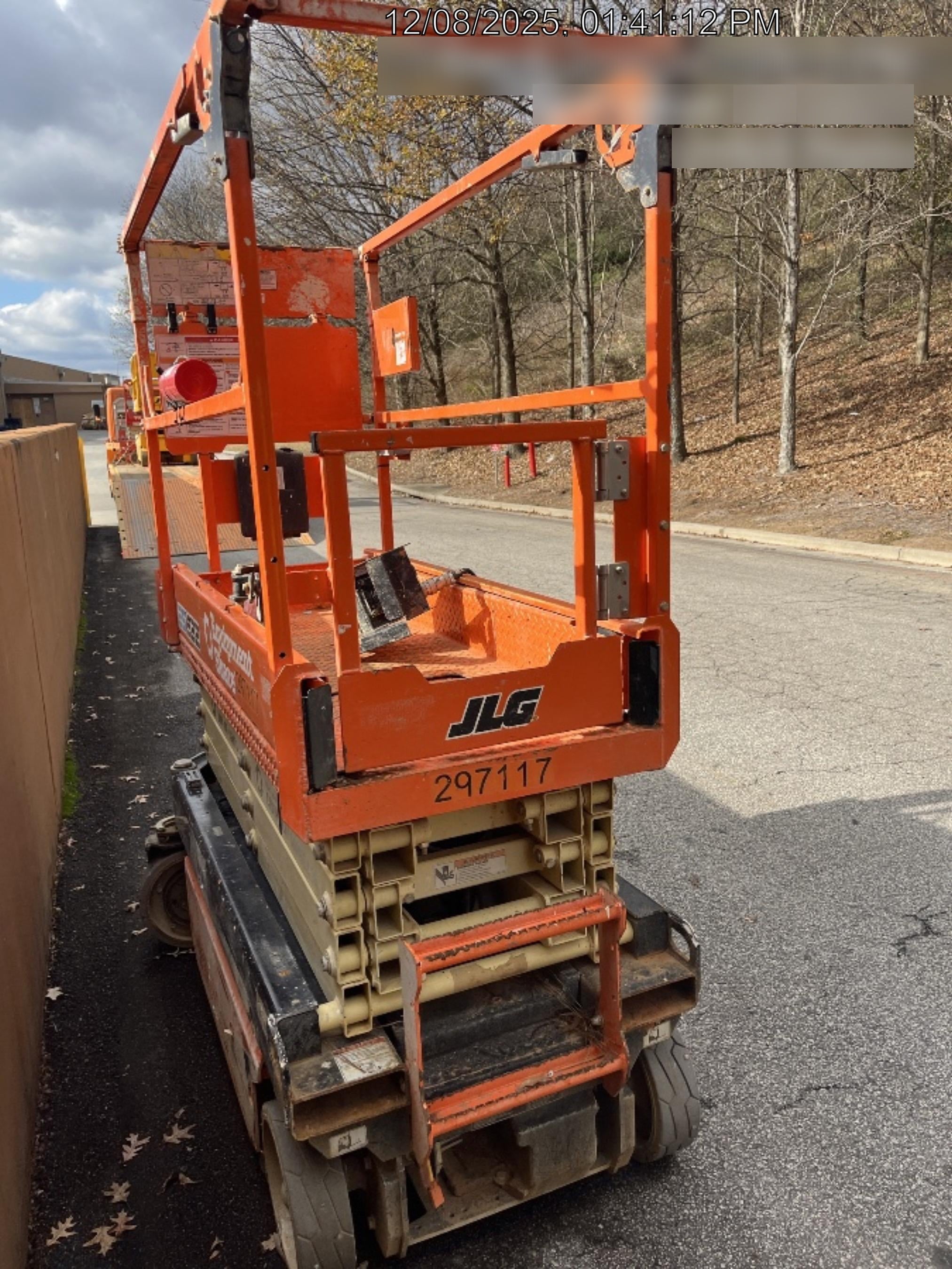 2023 JLG ES1932