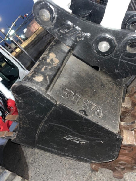 2025 TAKEUCHI 36" Bucket - Takeuchi