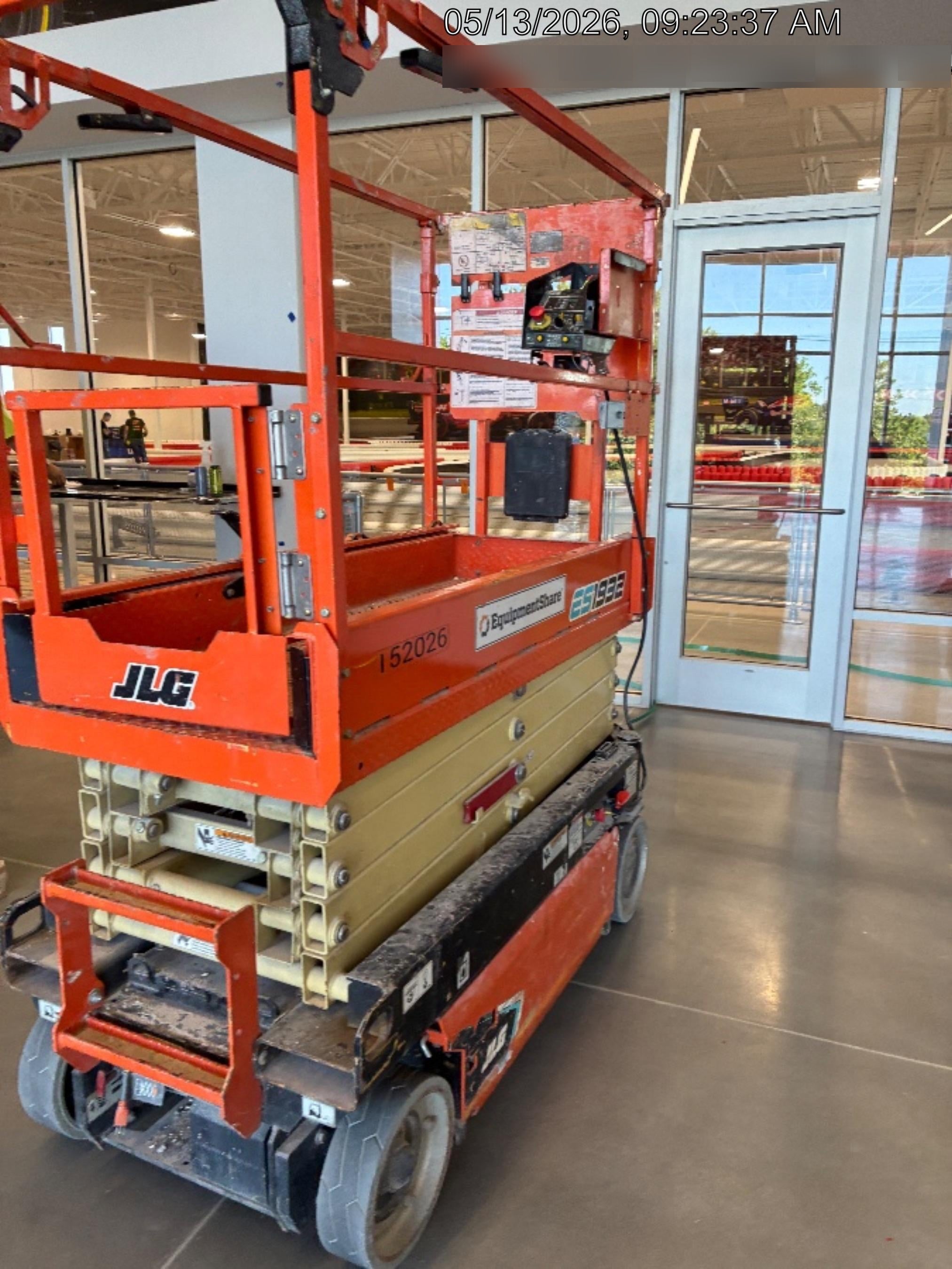 2021 JLG ES1932