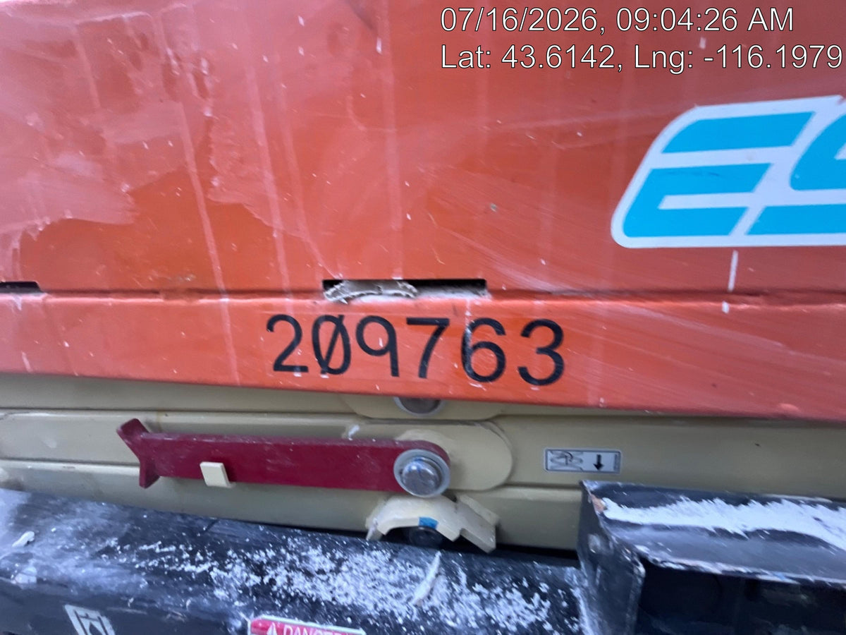 2022 JLG ES1330L