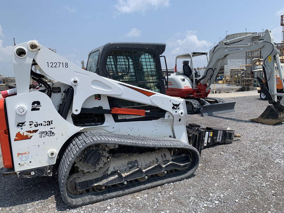 2020 Bobcat T740 74Hp T4, Cab/Heat/Air, Selectable Joystick Controls, Aux Hydraulics, Backup Alarm, P29 Performance Package, Rubber Tracks, Auto Ride Control, Reversing Fan, 7-Pin Attachment Control Kit