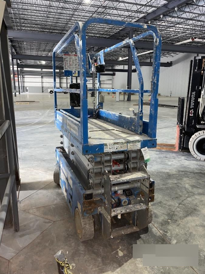 2019 Genie GS-1930 Fixed rails with chain Entry