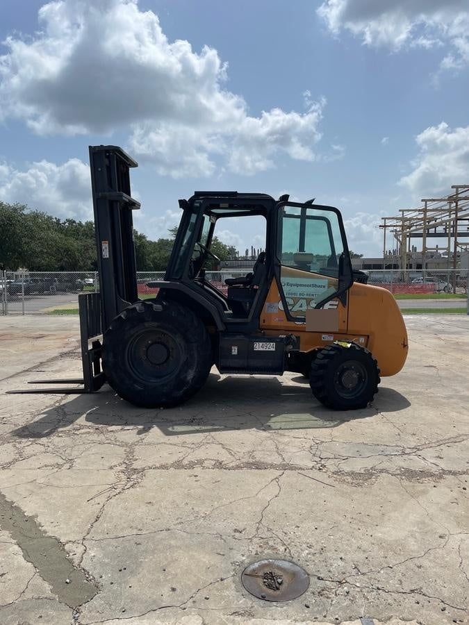 2022 CASE 588H