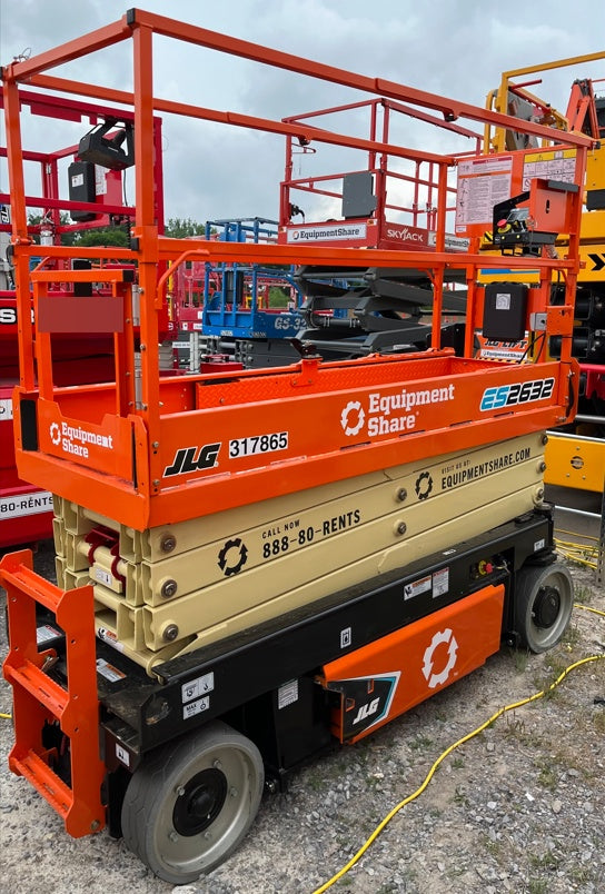 2023 JLG ES2632