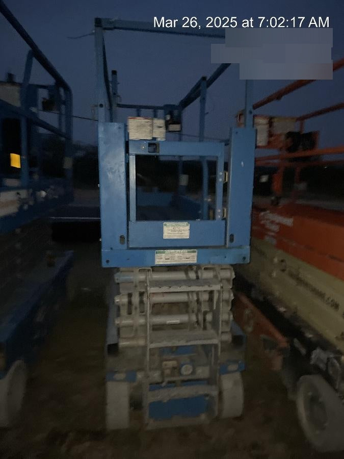 2019 Genie GS-2632 Folding rails with half height swing gate