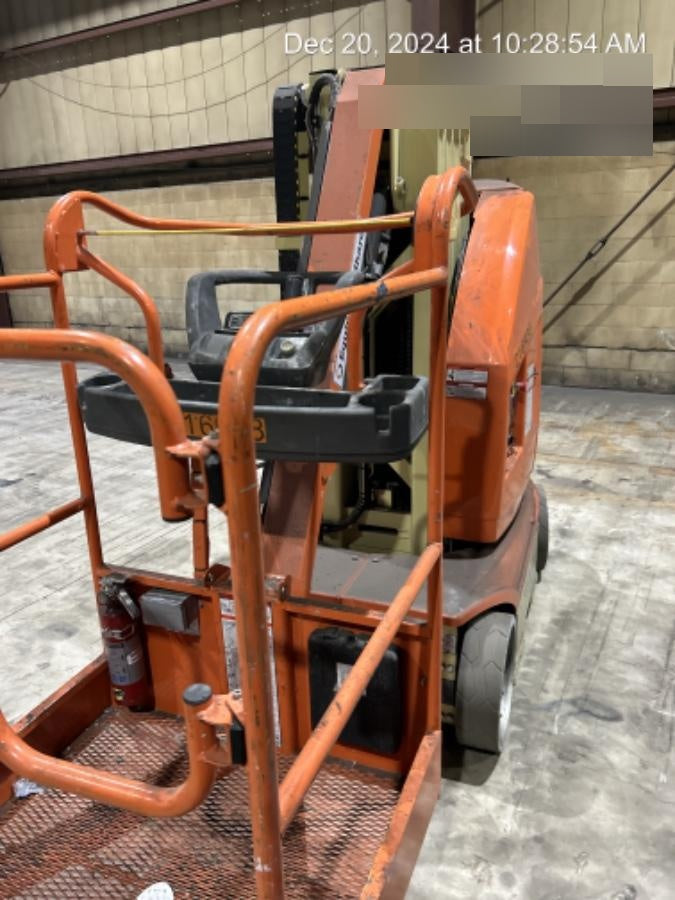 2022 JLG 26E