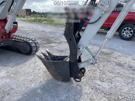 2023 TAKEUCHI TB235-2R