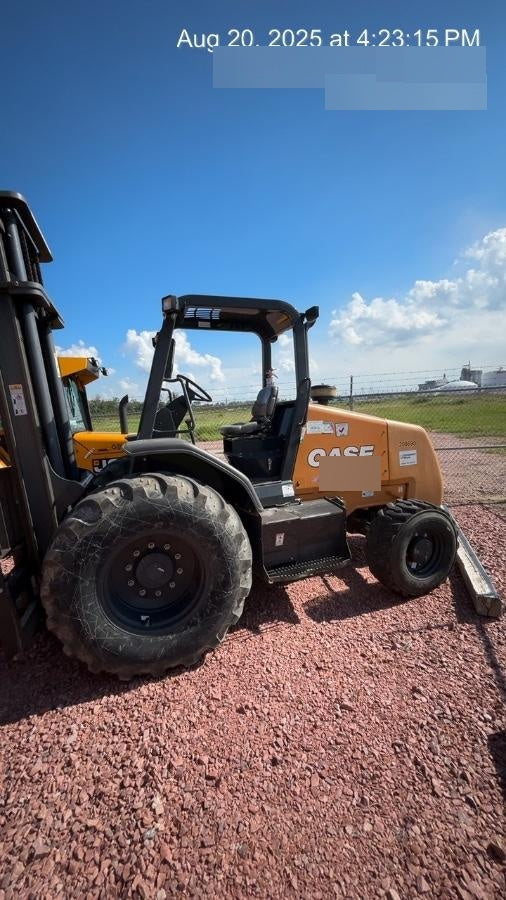 2022 CASE 588H