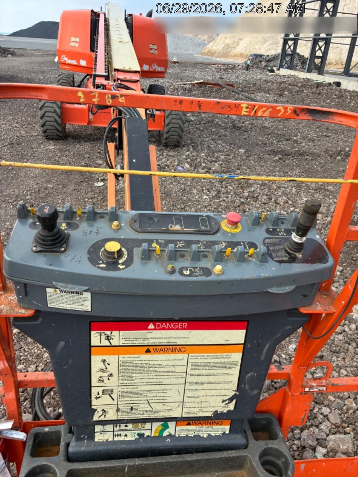 2022 JLG 660SJ
