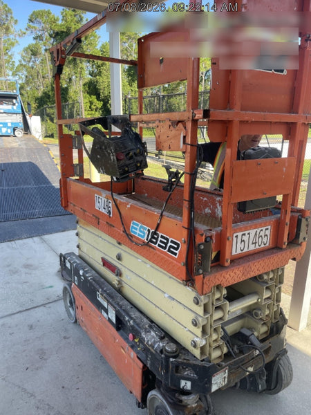 2021 JLG ES1932