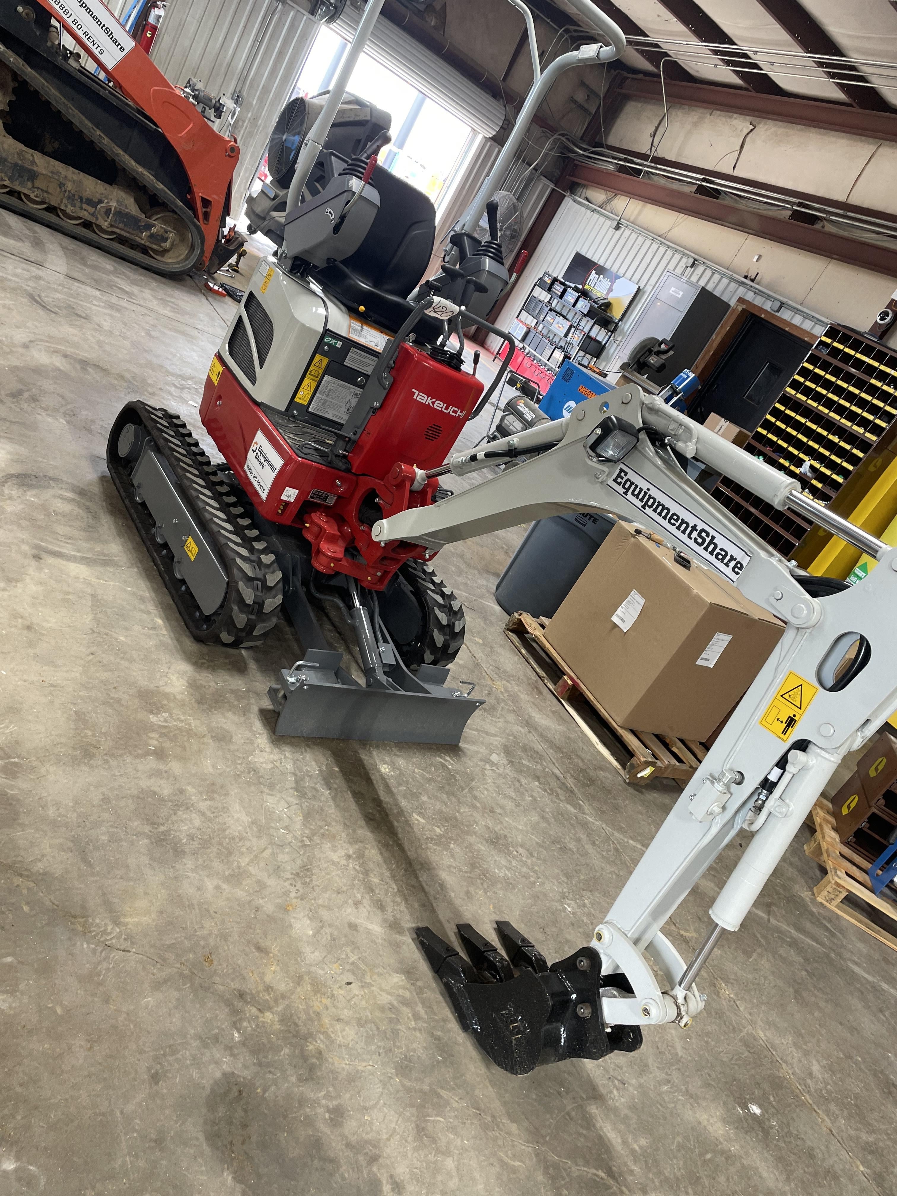 2022 TAKEUCHI TB210R