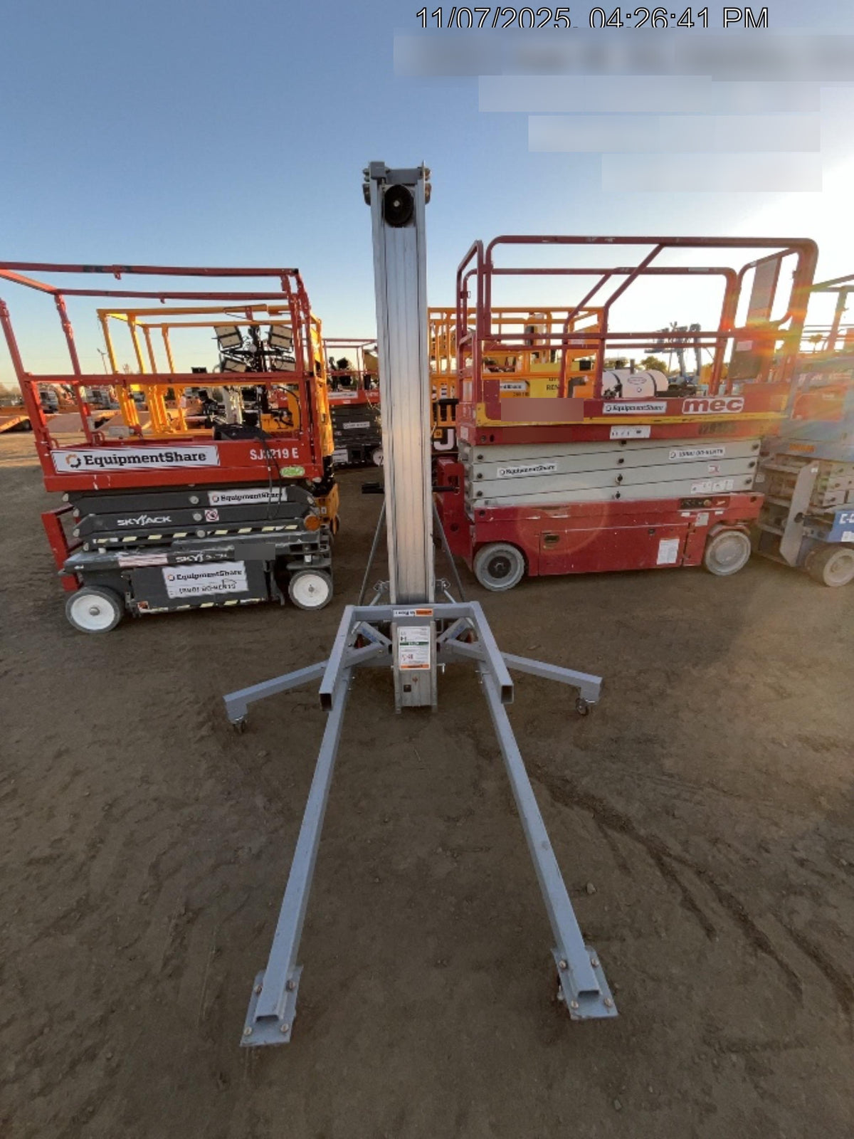 2023 GENIE SLC-24