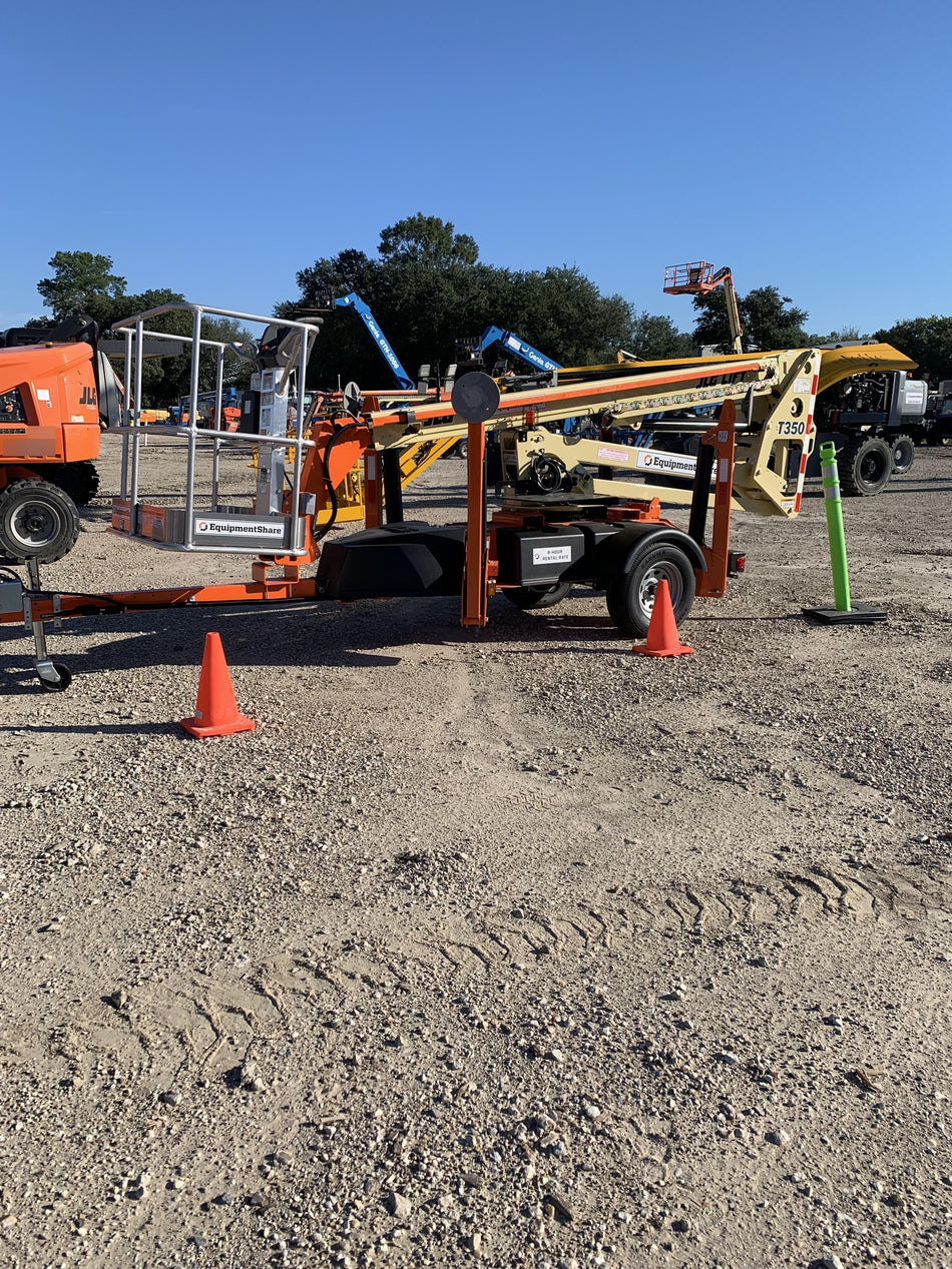 2021 JLG T350