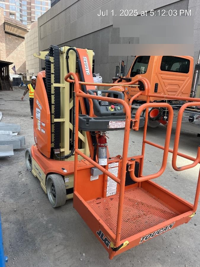 2022 JLG 26E