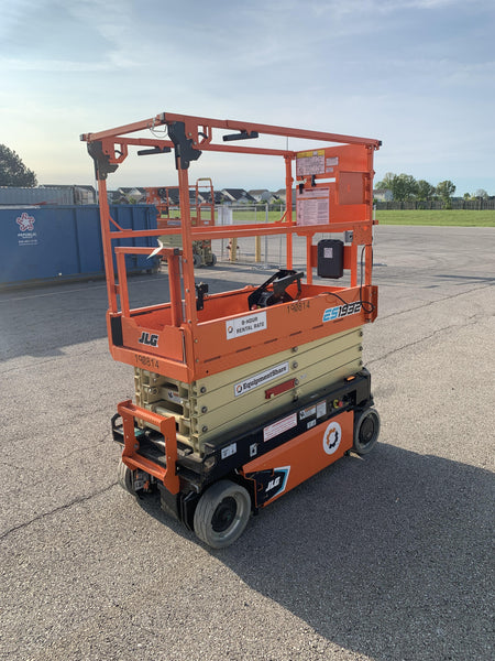 2021 JLG ES1932