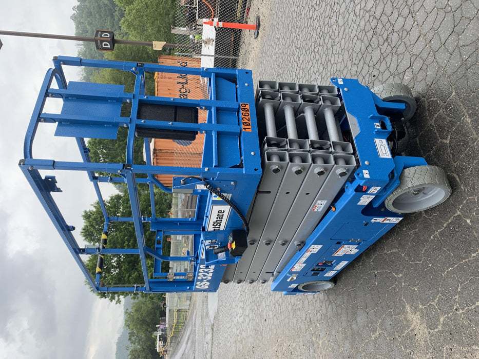 2020 Genie GS-3232 Standard, Folding half height swing gate, 800W Inverter