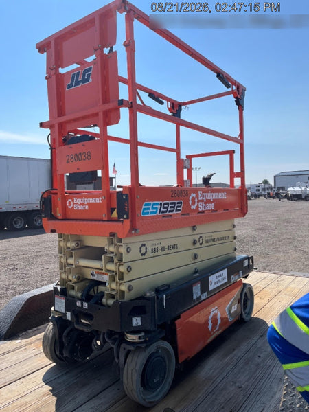 2022 JLG ES1932