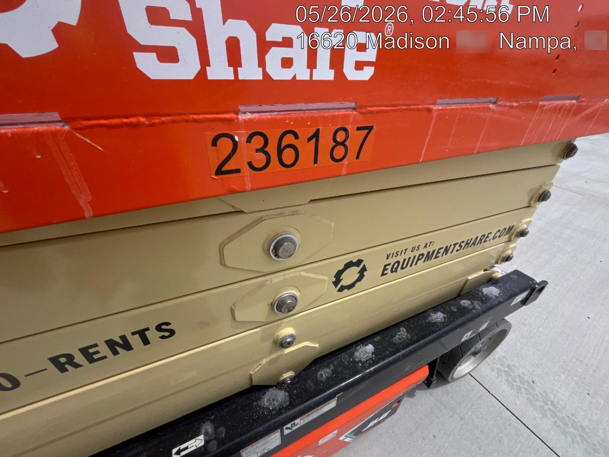 2022 JLG ES3246