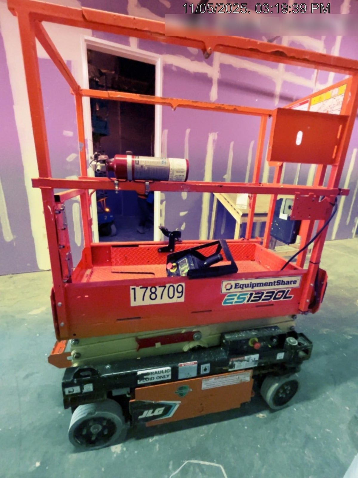 2021 JLG ES1330L