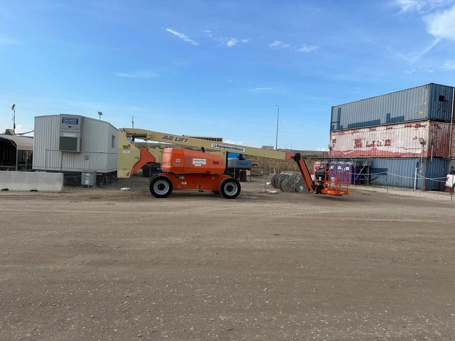2019 JLG 800AJ