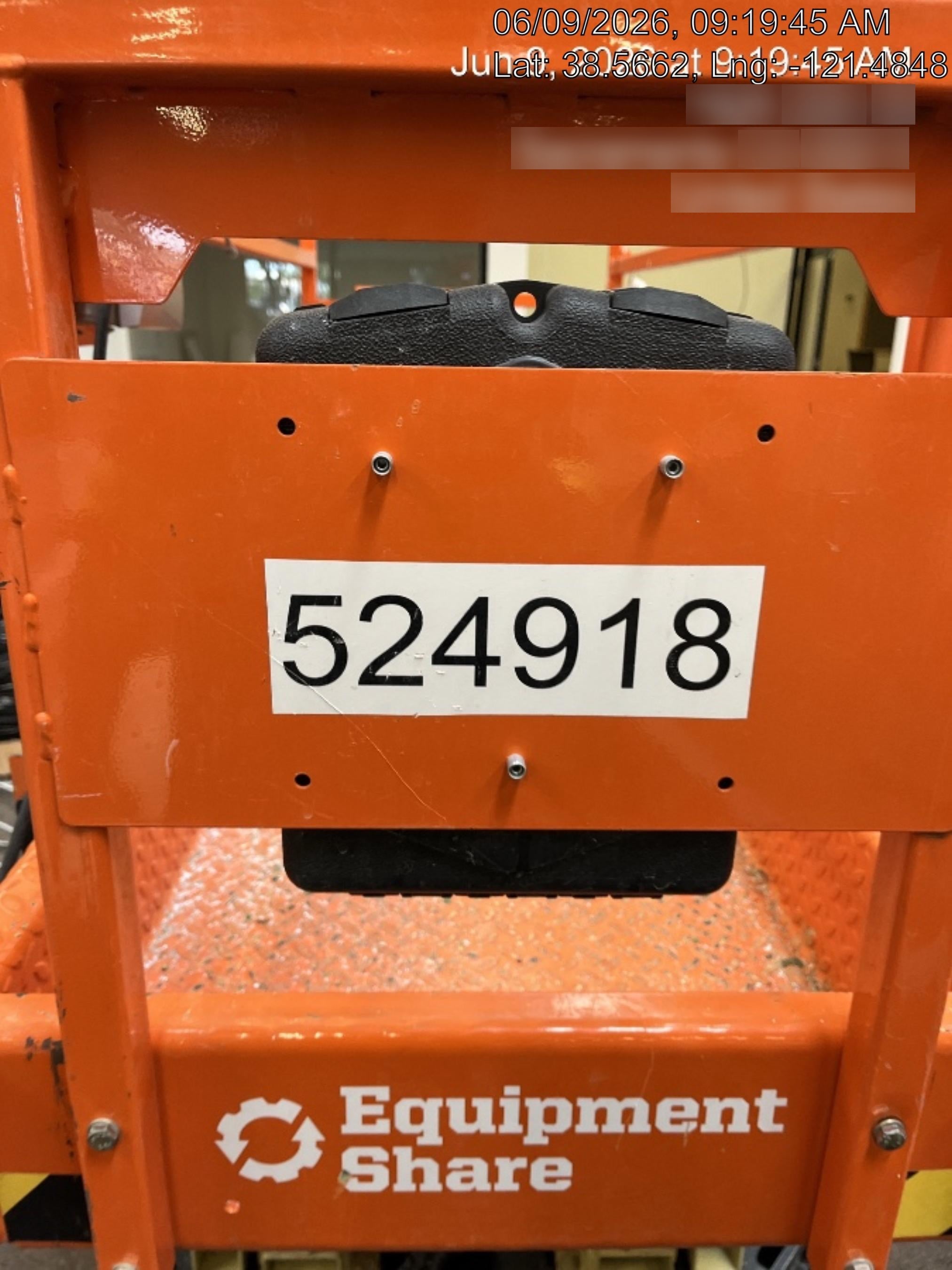 2025 JLG ES1932