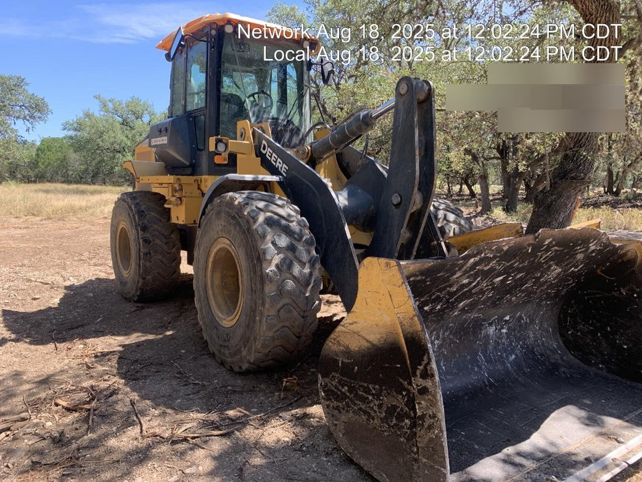 2019 John Deere 524L Cab/Heat/AIR, 3rd Function Hydraulics, Hydraulic JRB QC 2.75 Yd. Bucket, 60" Carriage/72" Forks