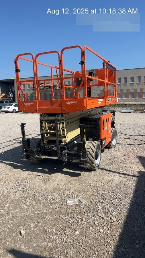 2023 JLG RT4069
