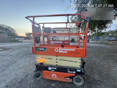 2025 JLG ES1932