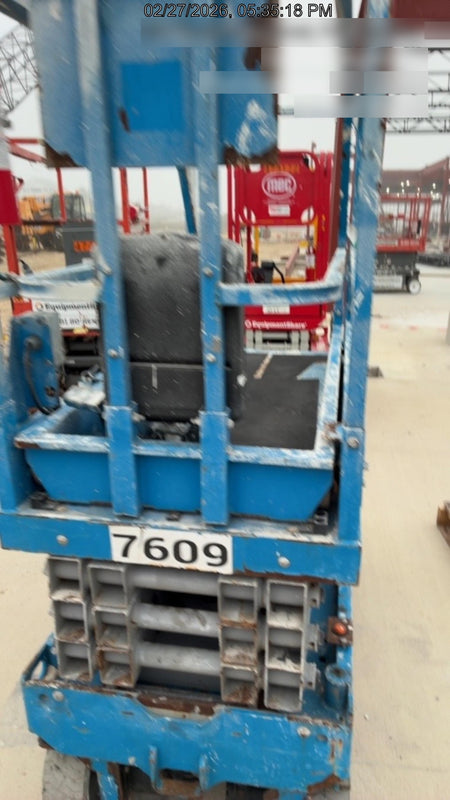 2017 Genie GS-1930 Genie GS-1930 Lift w/Fixed Rail and Chain Entry