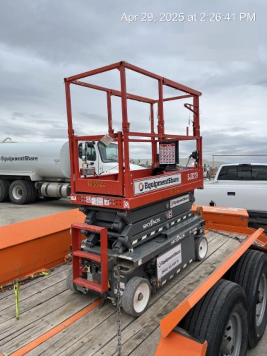 2020 Skyjack SJIII-3219 Solid NM Tires, Half height spring hinged entry gate, Dual Beacons, 800W Inverter