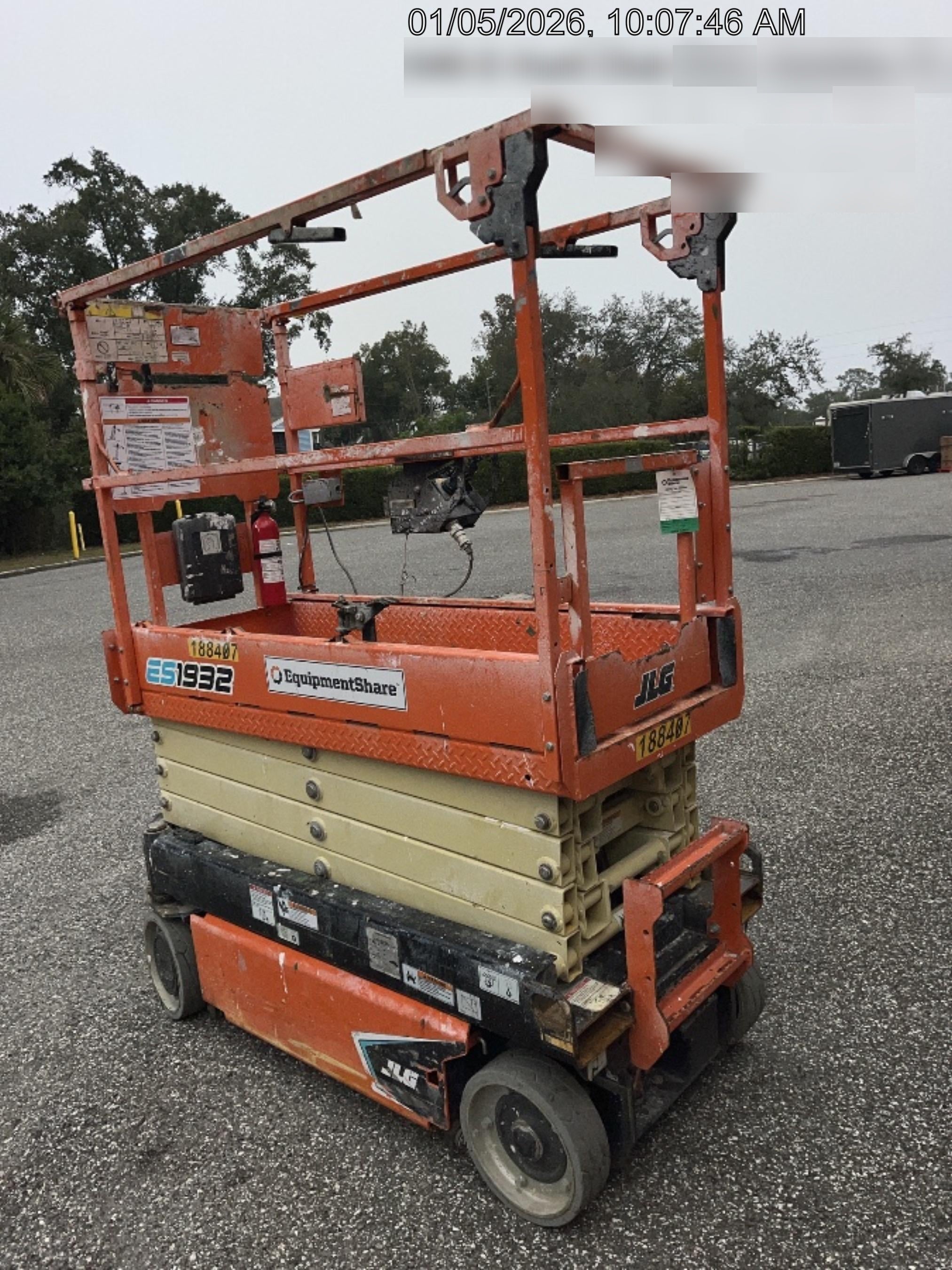 2021 JLG ES1932