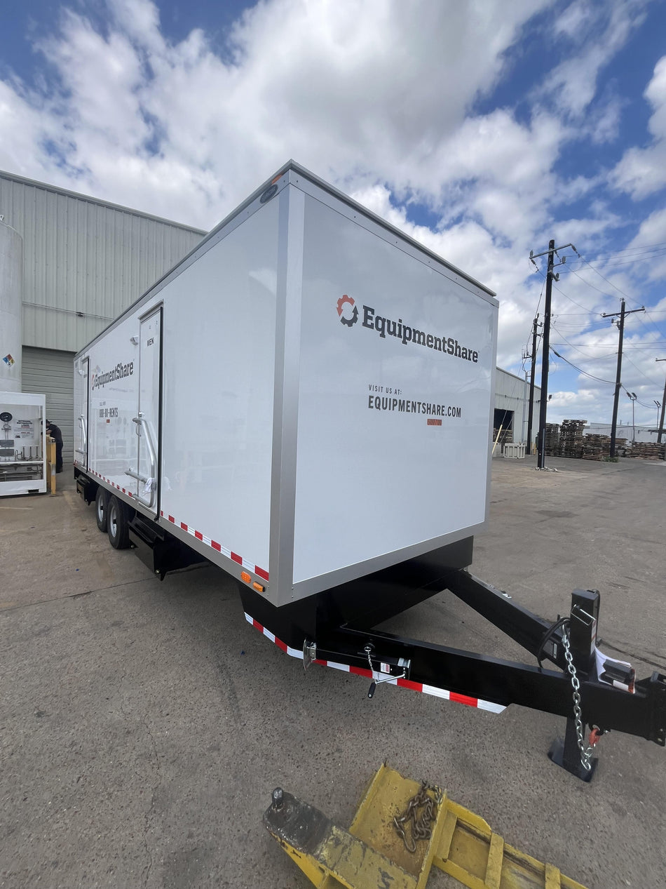 2026 NATIONAL RESTROOM TRAILERS NRT82MDS
