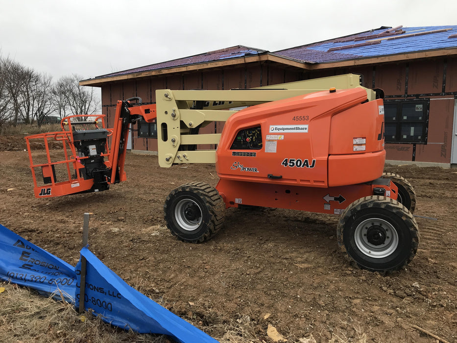 2019 JLG 450AJ
