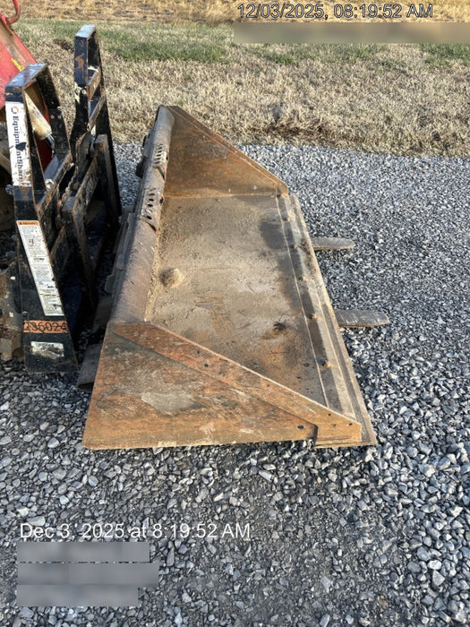 2019 Takeuchi TL8 Radial ROPS, ROPS/FOPS Canopy, 15" Wide Rubber Tracks, Back-up Alarm, Front & Rear Working Lights, Auxiliary Hydraulics, Two-Speed Travel, Electronic Monitoring System 76" HD Dirt Bucket with 8 Teeth, 20.3 cubic feet Capacity