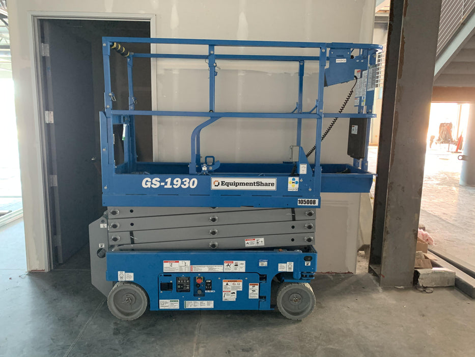 2020 Genie GS-1930 Solid Non Marking Tires, Beacon, Folding rails with half height swing gate, 800W Inverter